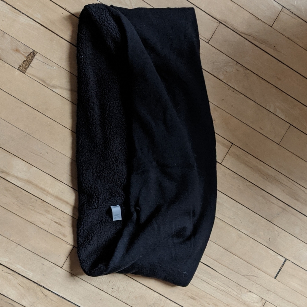 Lululemon scarf